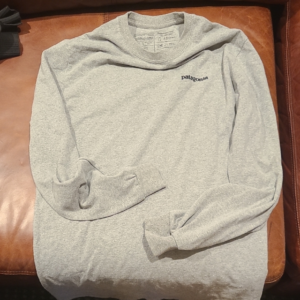 Patagonia Light Gray Crew Neck Shirt